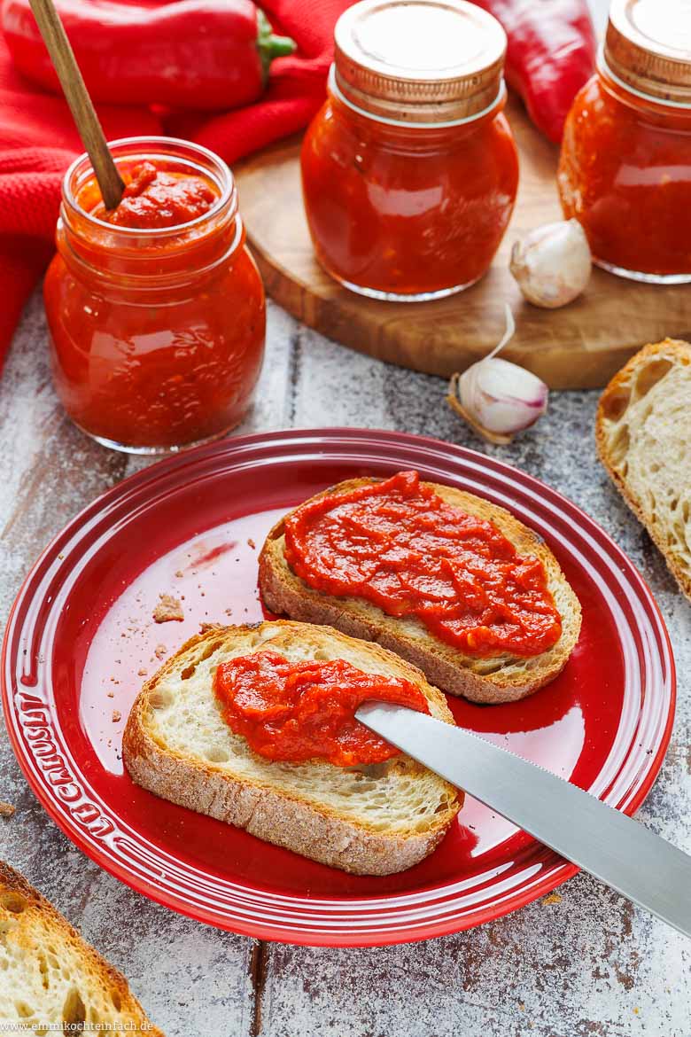 W&uuml;rziges Ajvar als Aufstrich