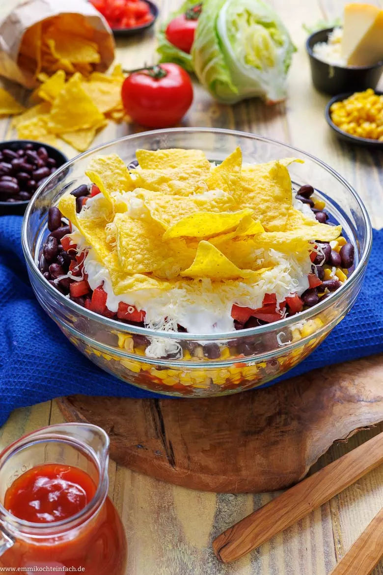 Taco Salat Rezept - der Schichtsalat mit Tortilla-Chips