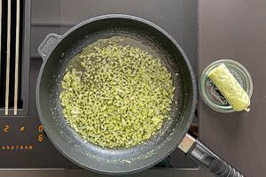 Butter f&uuml;r das Aroma mit Kr&auml;uter