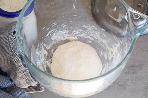 Flammkuchen Teig ruhen lassen