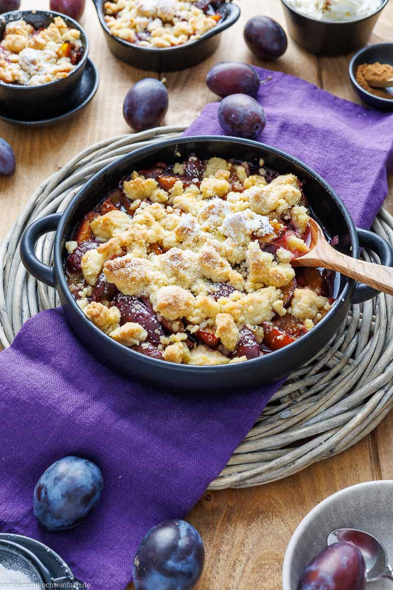Zwetschgen Crumble Rezept mit Haferflocken und Zimt