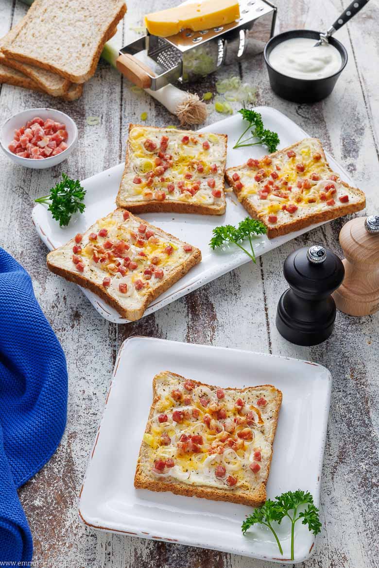 Toast im Flammkuchen-Stil