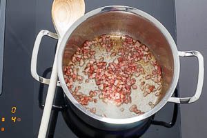 Gew&uuml;rfelten Bauchspeck and&uuml;nsten