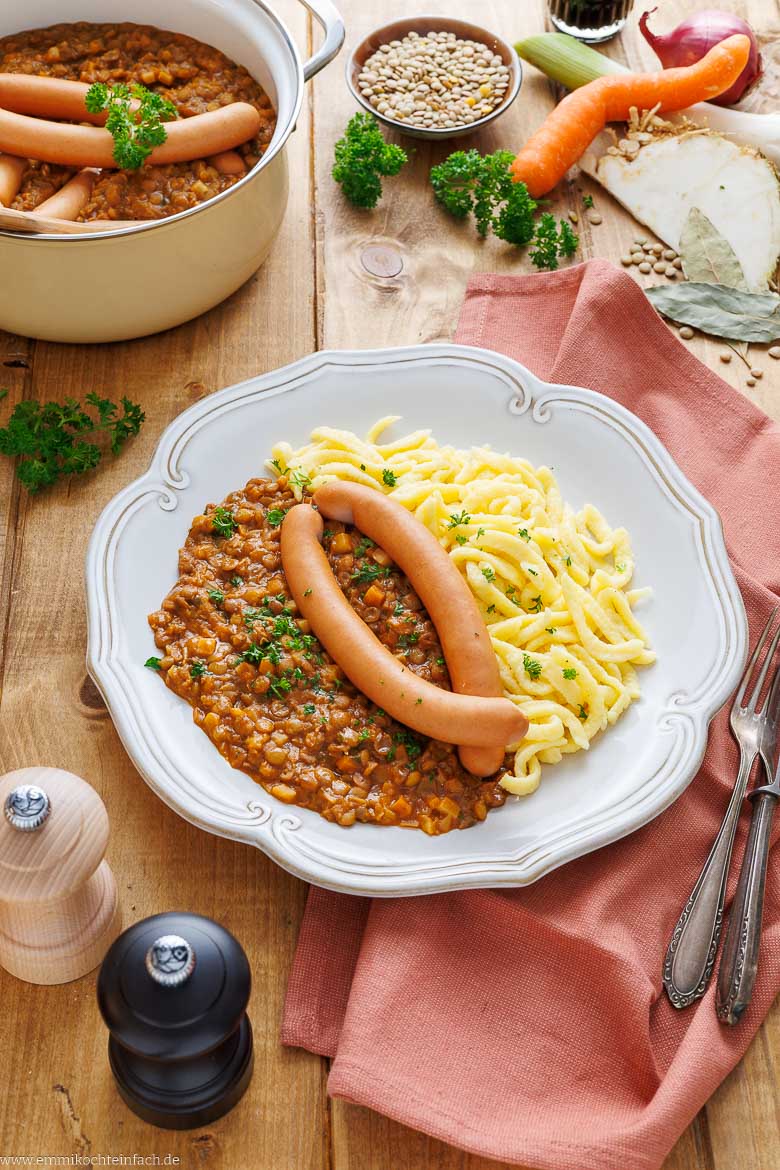 Schwäbische Linsen mit Spätzle sind ein traditionelles Familiengericht, das jedem schmeckt.