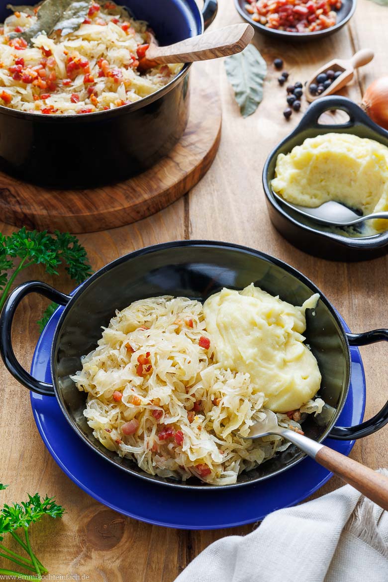 Saures Kraut als Beilage