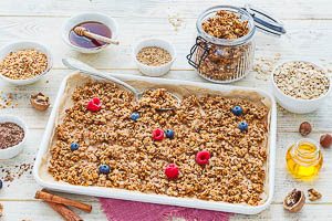 Fertig ist das Granola, du kannst es in einem Glas wunderbar aufheben.