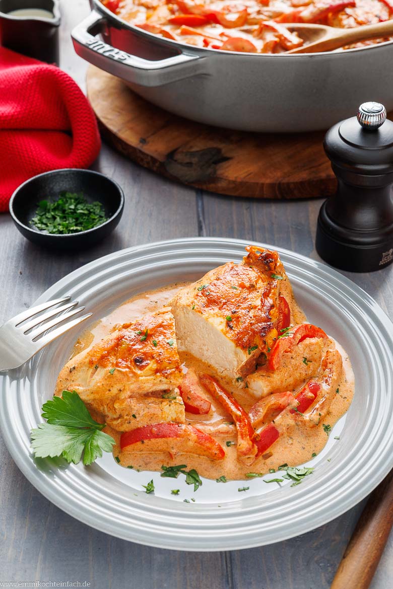Saftiges und cremiges Paprika-Sahne-H&auml;hnchen