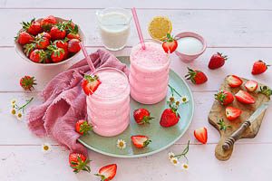 Fertig ist die leckere Erdbeermilch und kann serviert werden!