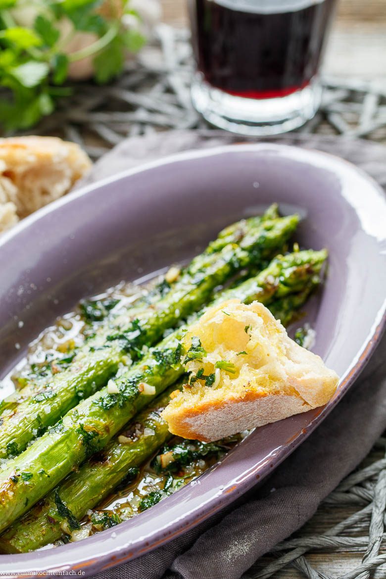 Brot zum gr&uuml;nen Tapas-Spargel