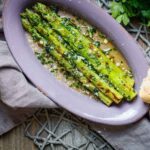 Rezept f&uuml;r gebratenen gr&uuml;nen Spargel