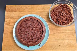 Kuchenboden f&uuml;r den Maulwurfkuchen vorbereiten