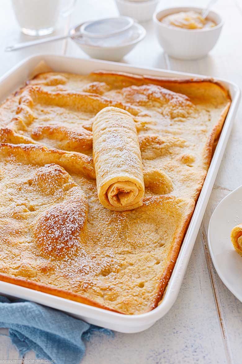 S&uuml;&szlig; oder herzhaft, mit diesem Ofenpfannkuchen geht beides &ndash; am liebsten gerollt