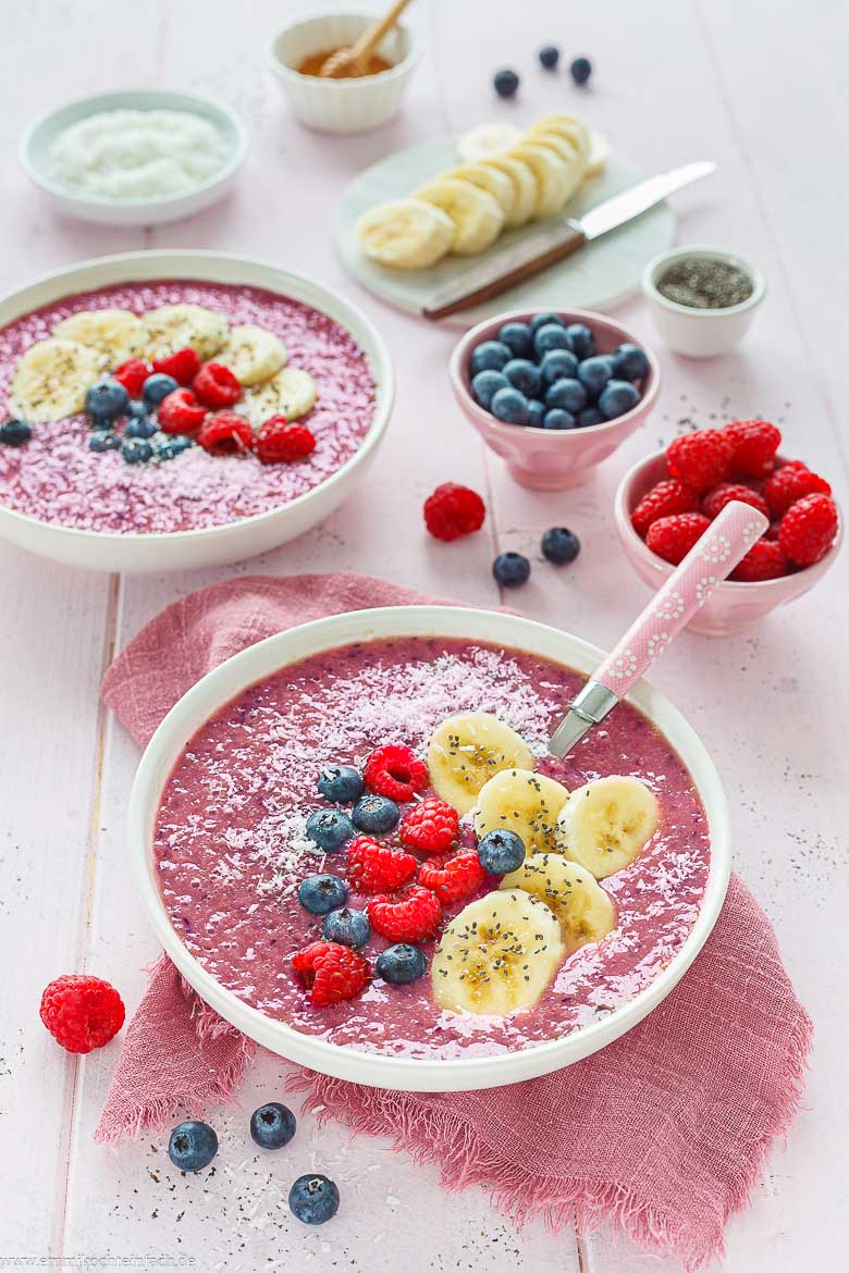 Gesundes Fr&uuml;hst&uuml;ck &ndash; Smoothie Bowl mit Fr&uuml;chten