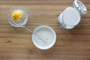 Zuckerguss anr&uuml;hren.