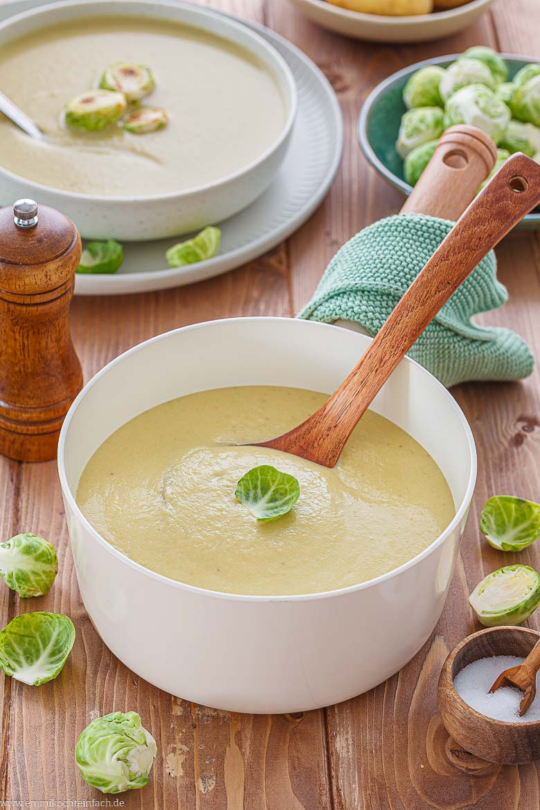 Rosenkohlr&ouml;schen als p&uuml;rierte Suppe zubereitet