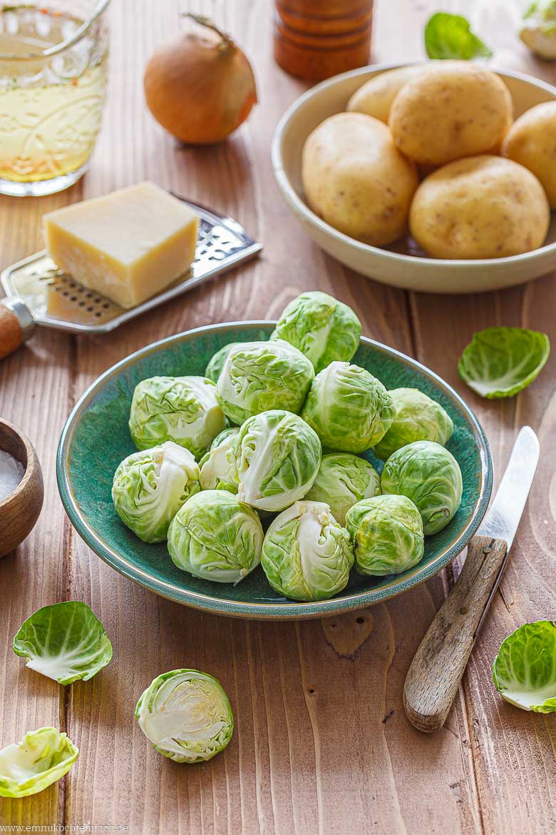 Zutaten f&uuml;r Suppe aus Rosenkohl