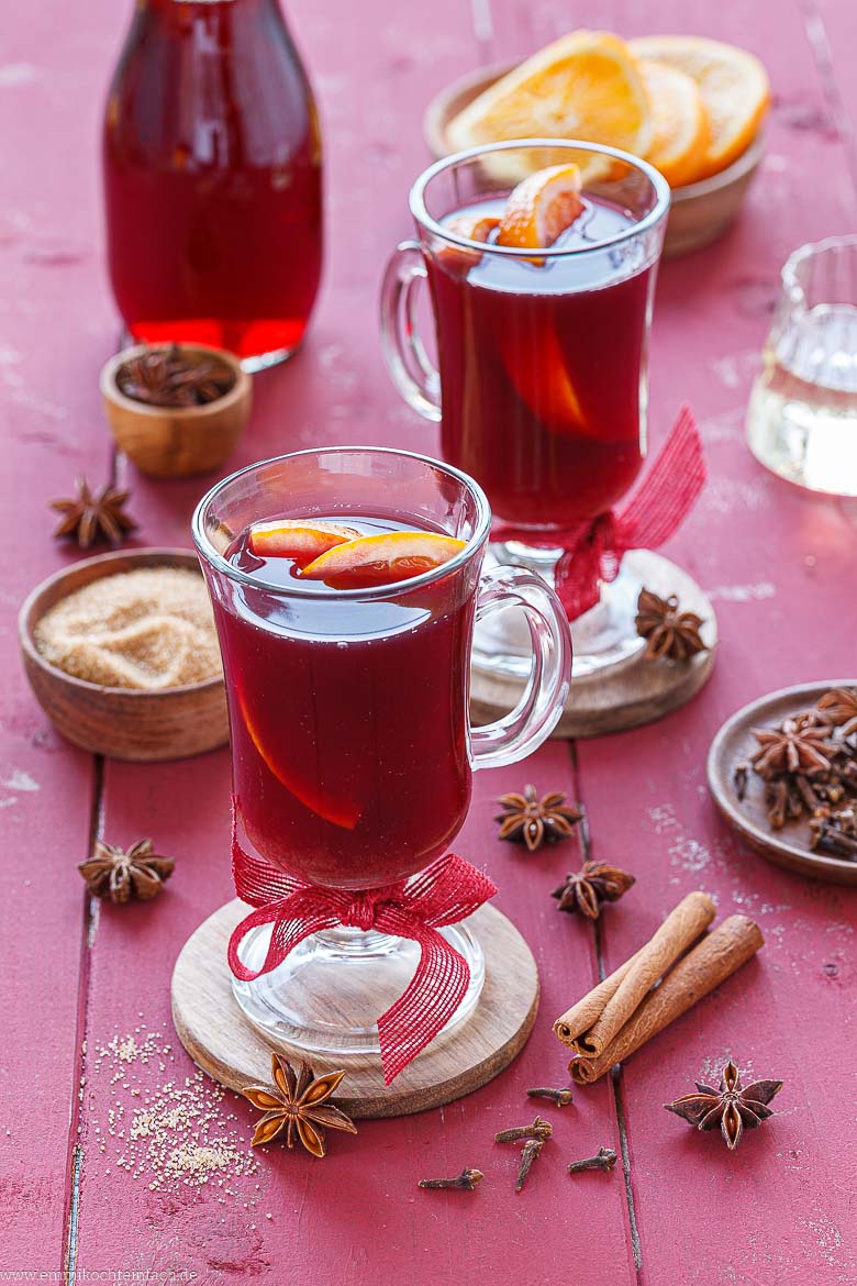 Hei&szlig;er Wein als weihnachtliches Getr&auml;nk