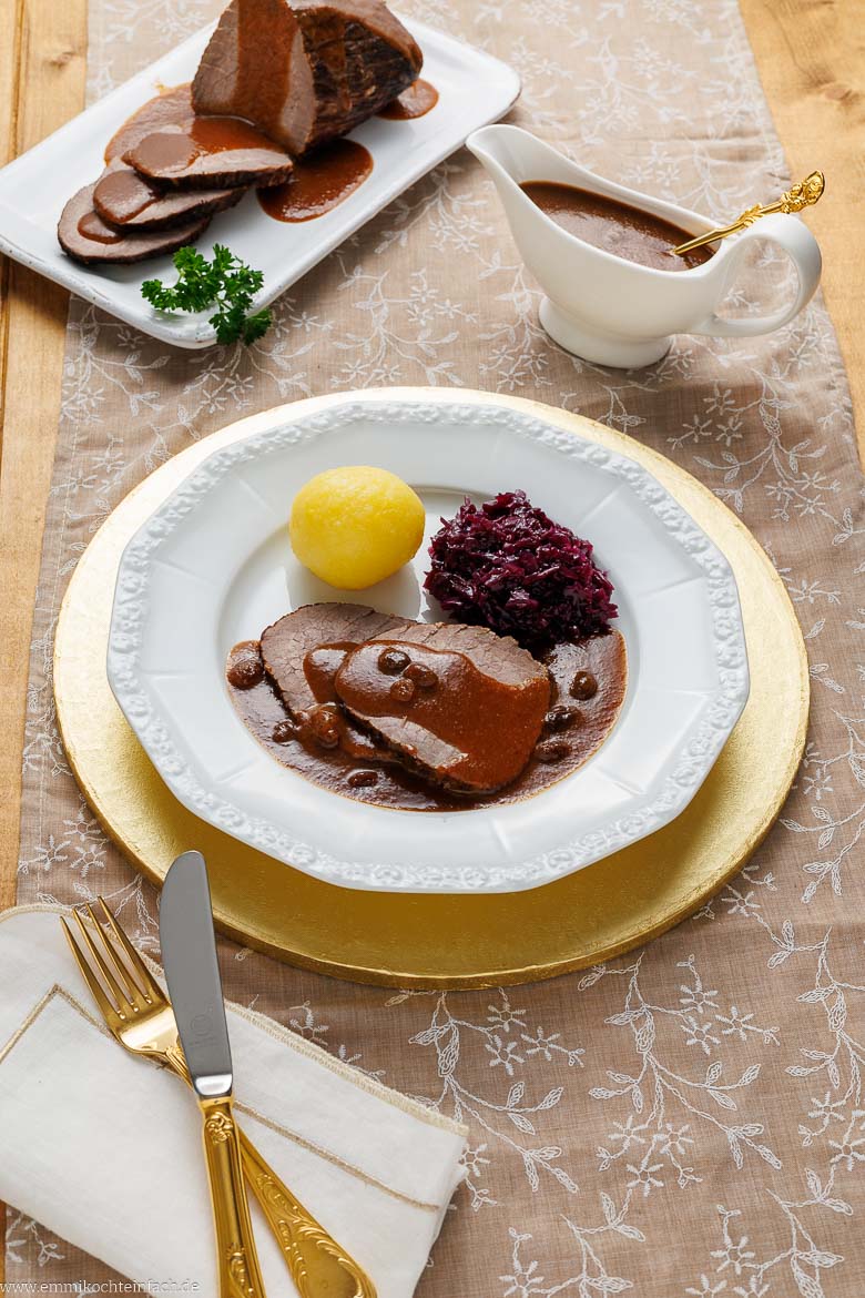 Zarter Braten aus Rindfleisch mit w&uuml;rziger So&szlig;e