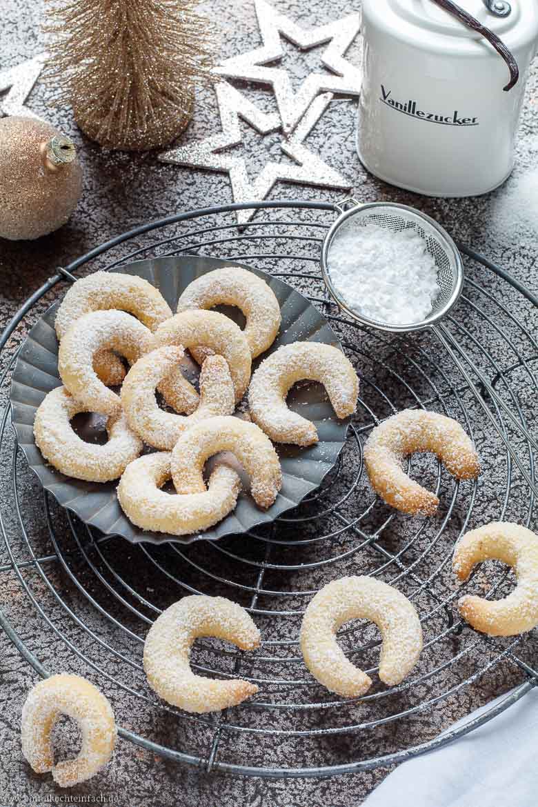 Halbmondf&ouml;rmige M&uuml;rbeteigpl&auml;tzchen mit Vanillearoma