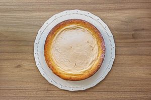 Mit Puderzucker bestäuben.