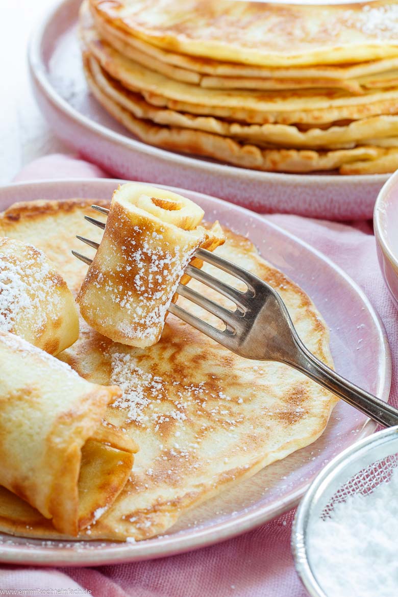 Pfannkuchen mit s&uuml;&szlig;em Puderzucker