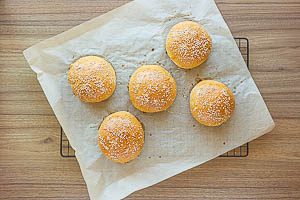 Restliche Buns backen und dann abk&uuml;hlen lassen