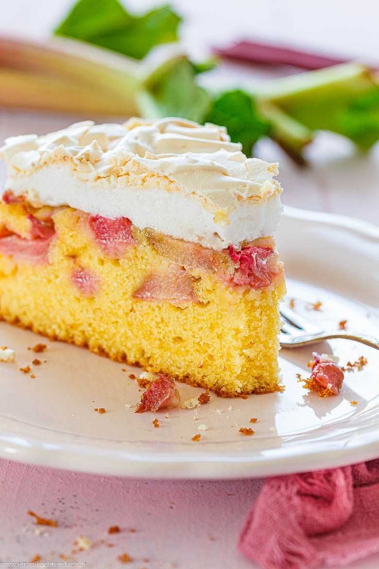 Einfaches Rezept für Rhabarberkuchen mit Baiser