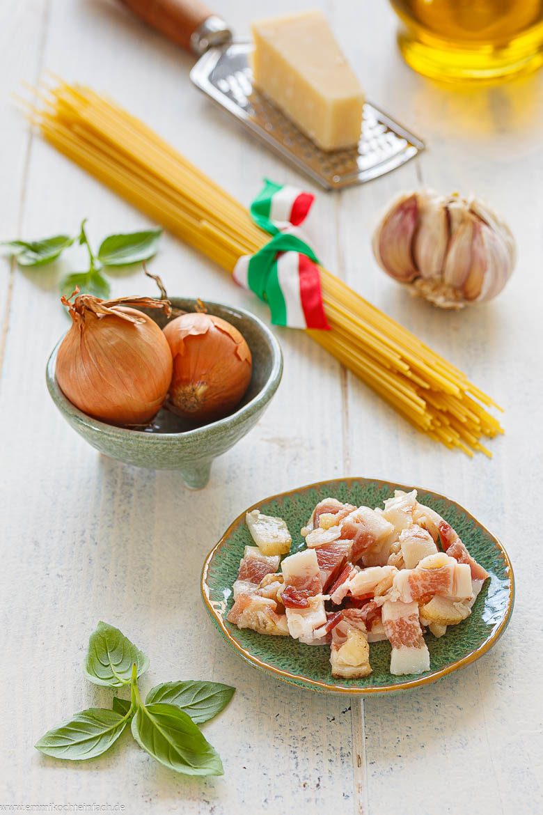 Zutaten für die Amatriciana-Soße