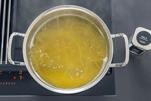Spaghetti kochen